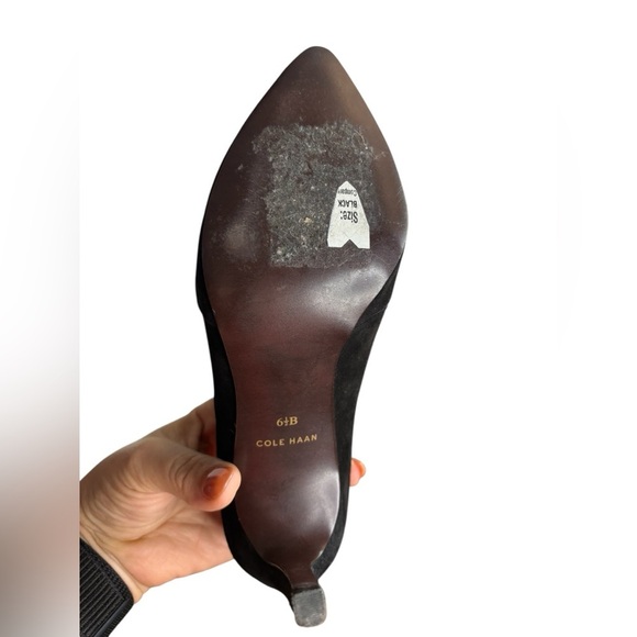 Cole Haan Allaire Ankle Bootie black suede 
Leather Women boots sz 6.5B preloved - Picture 4 of 9